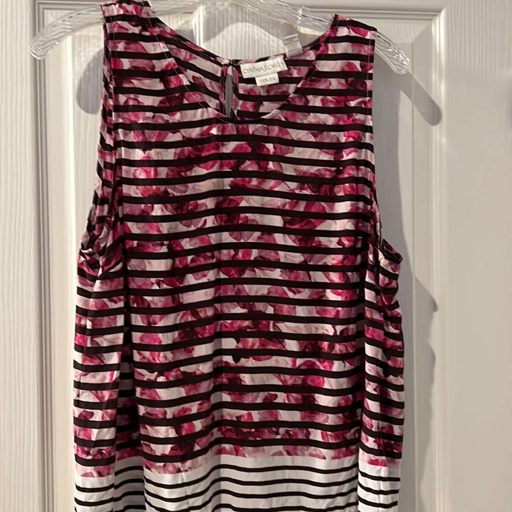 Sleeveless Silk Top, gorgeous pattern and color